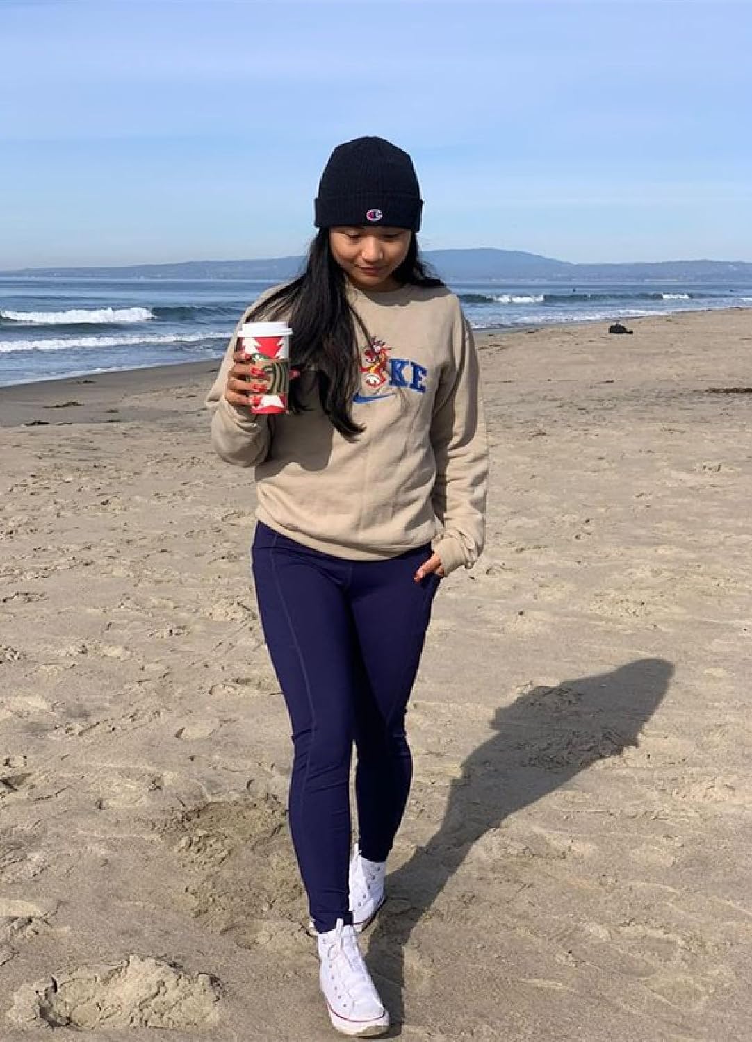 baleaf leggings worn on a cold beach walk