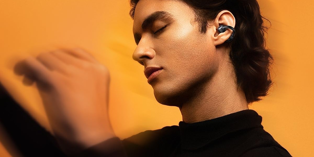Clip on and feel the rhythm — Inspire XC1 with Sound by Bose tuning, Dolby Audio and immersive open-ear sound