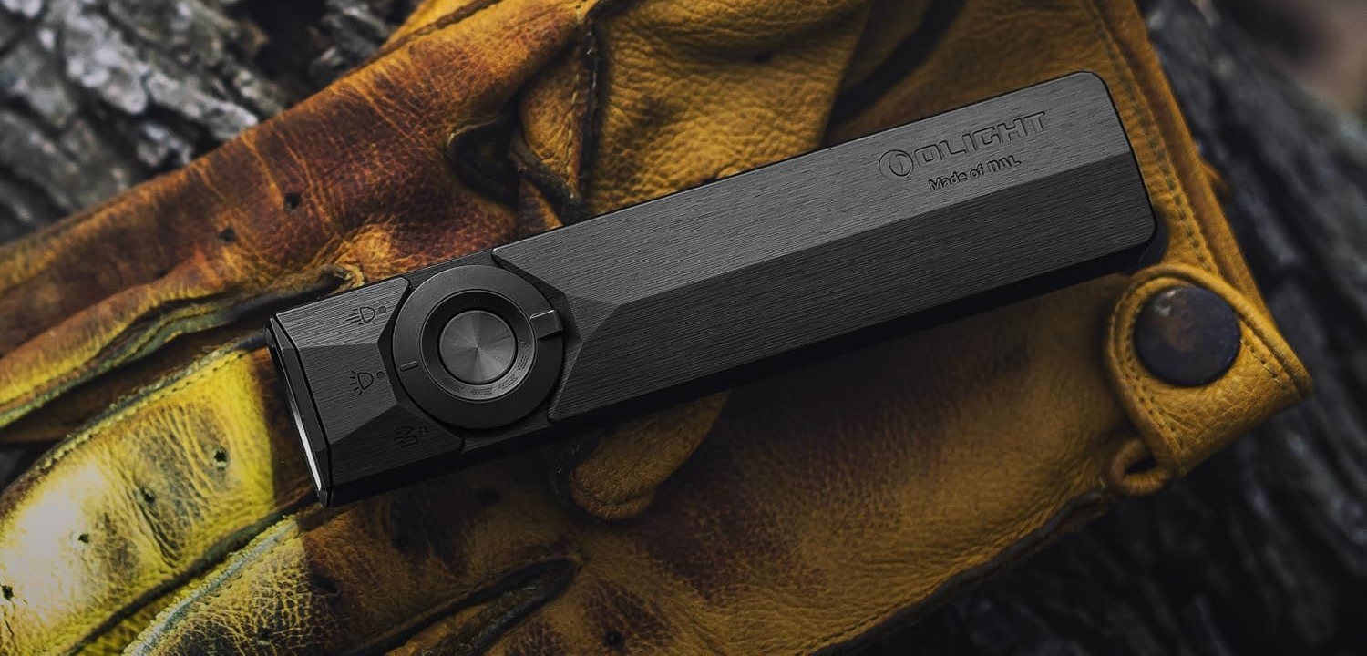 OLIGHT ArkPro Ultra flat EDC flashlight