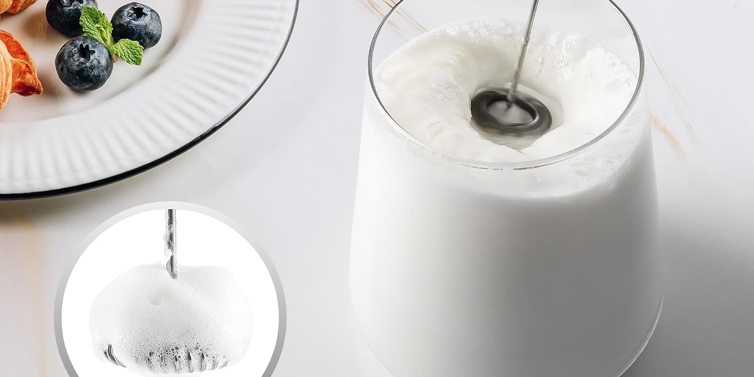 Velvety microfoam whirlpool in a glass of milk after 15 seconds with the Zulay frother